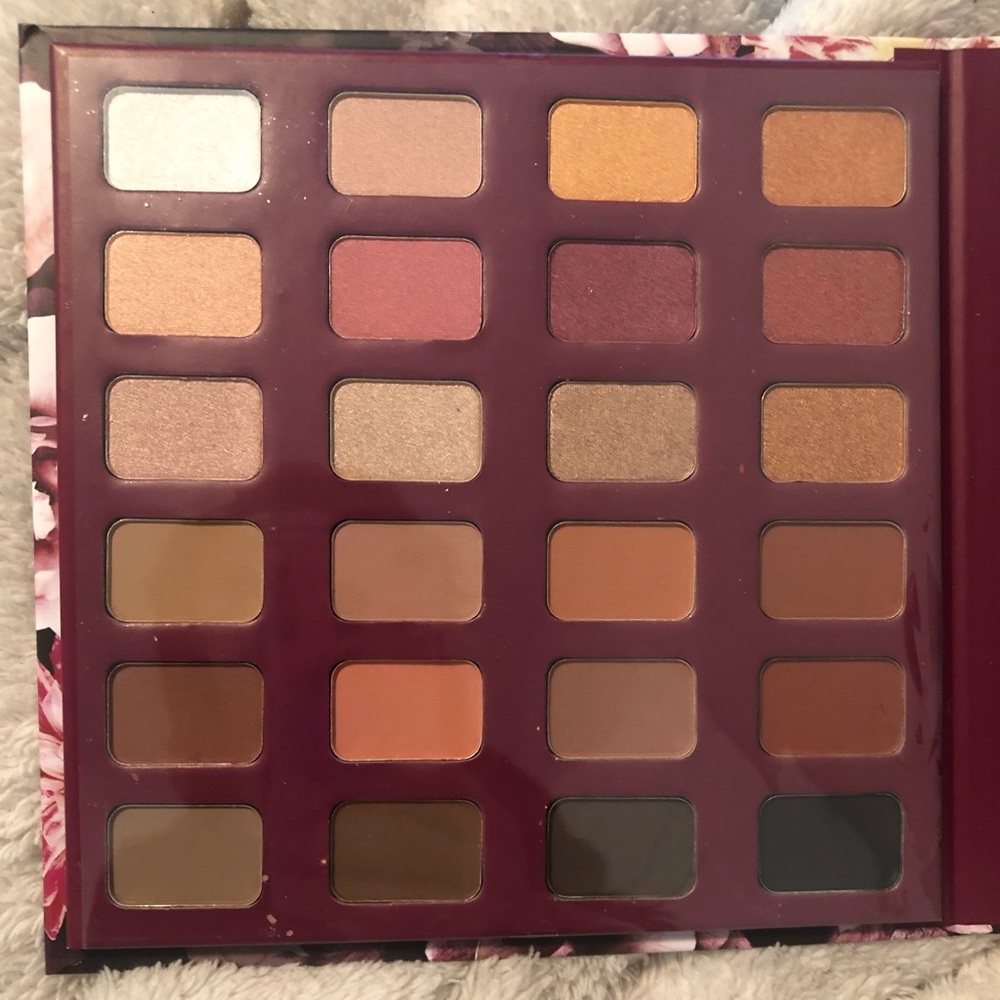 Gift of Beauty Holiday Collection Makeup Pallet